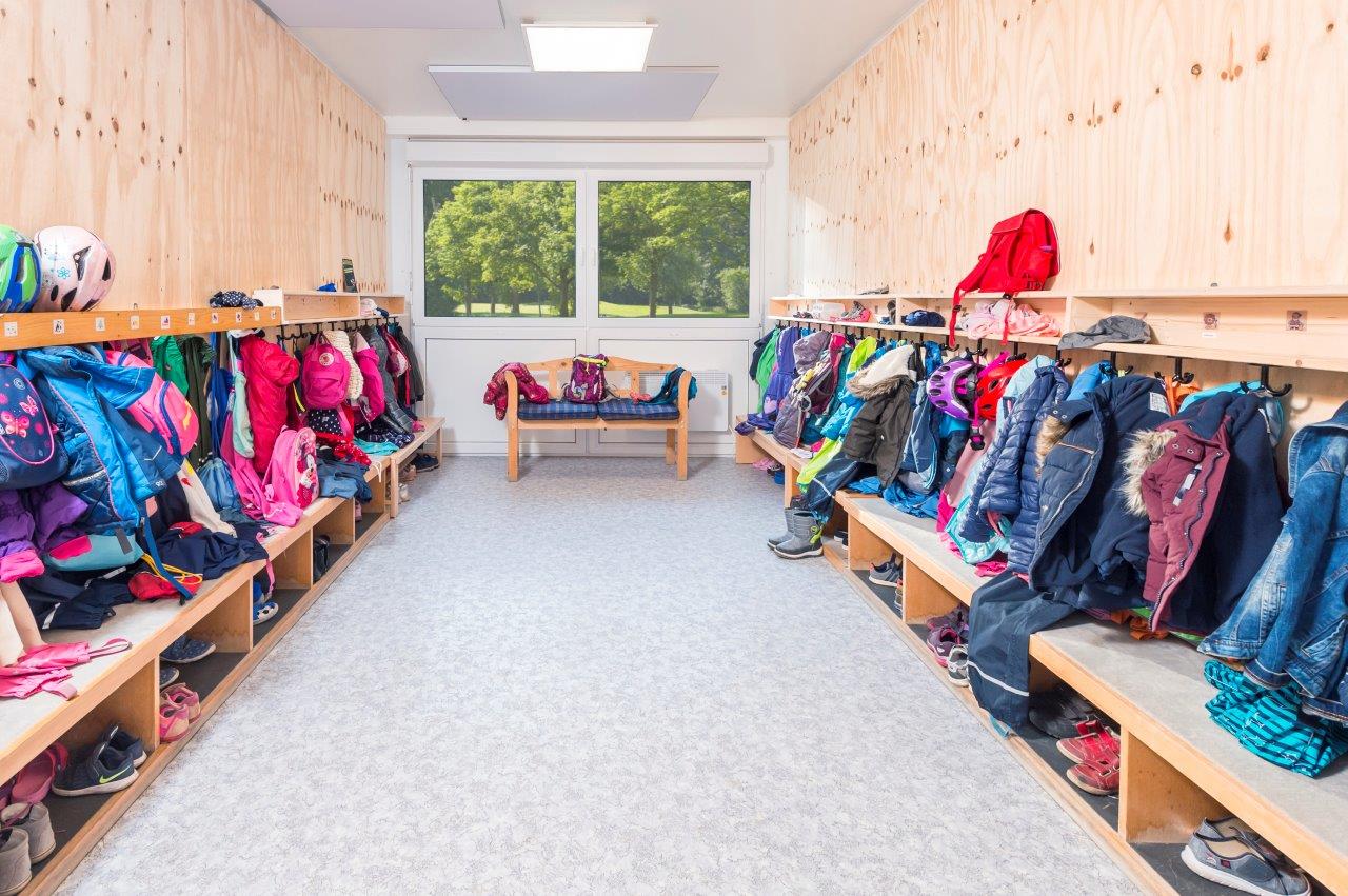 ELA Kita Salzbergen ELA Container - Kita Salzbergen Flursystem mit Garderobe
