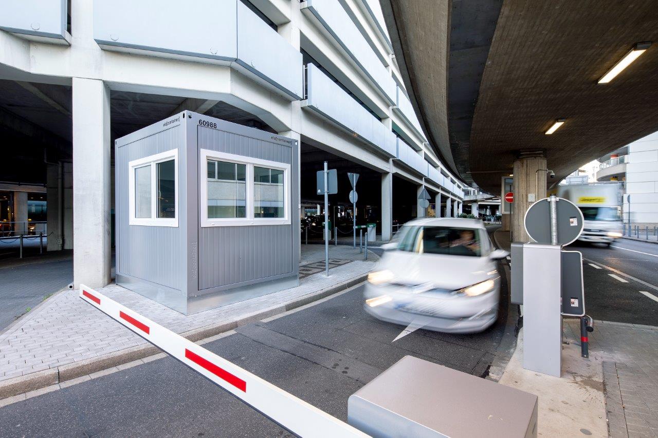ELA Pförtnercontainer Flughafen Düsseldorf ELA Container - Pförtnercontainer Flughafen Düsseldorf seitliche Ansicht