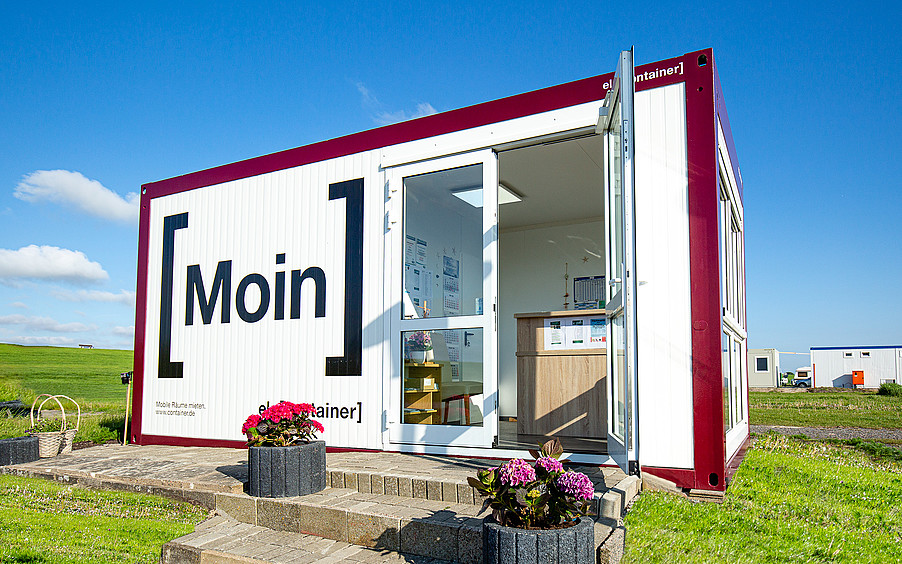 ELA Funktionsraum auf dem Campingplatz ELA Container - Freundlicher Empfang auf dem Campingplatz in ELA Container Nahansicht