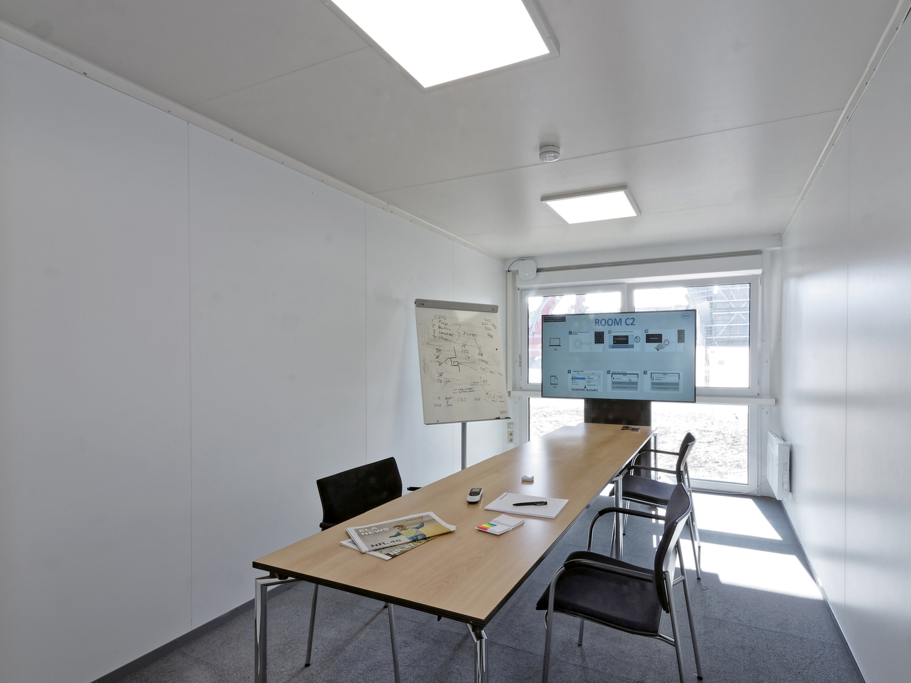 Die funktionalen Meetingräume im Erdgeschoss der ELA Anlage waren sofort bezugsfertig. Die funktionalen Meetingräume im Erdgeschoss der ELA Anlage waren sofort bezugsfertig.
