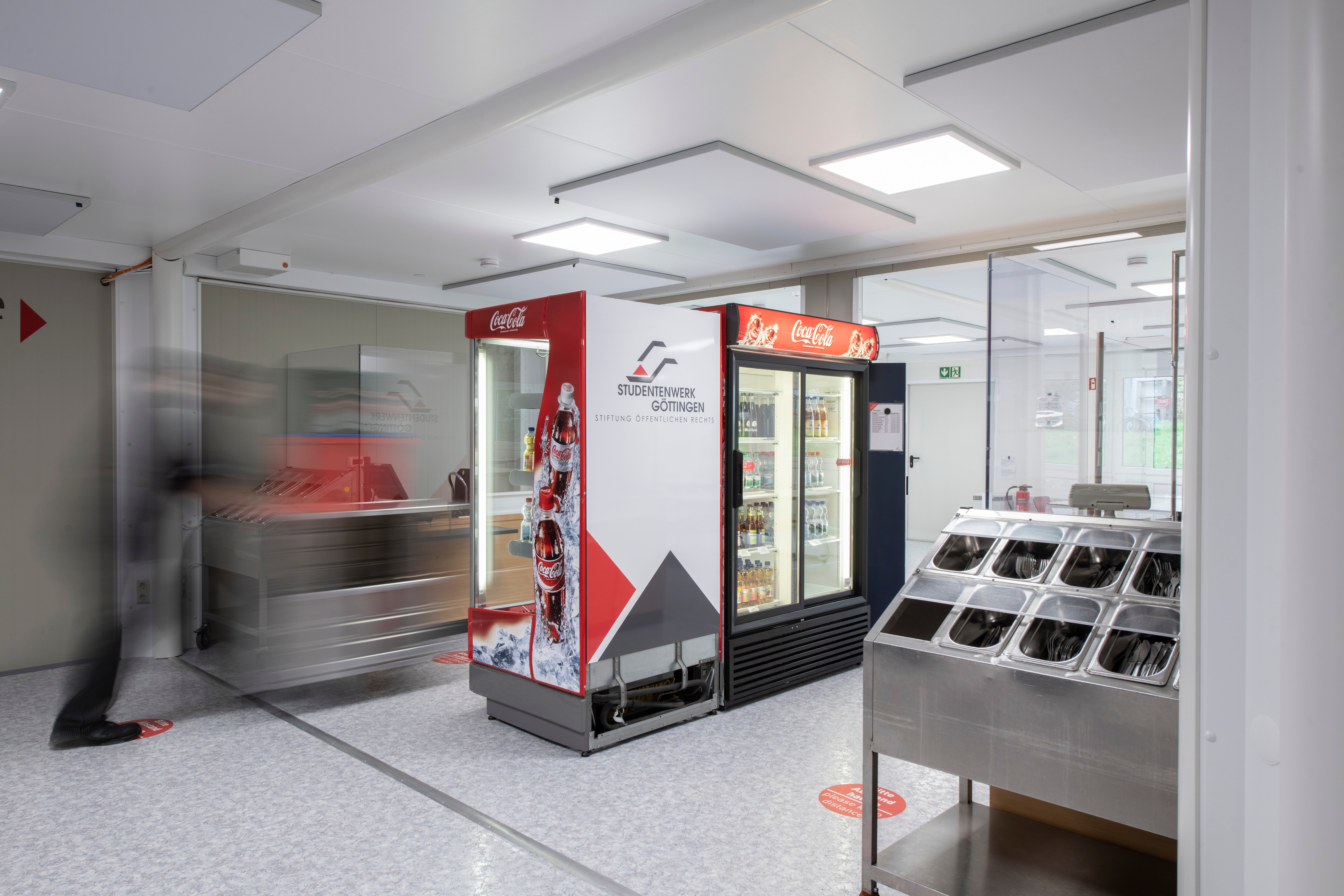 LED-Beleuchtung und Akustiksegel der Mensa aus ELA Containern LED-Beleuchtung und Akustiksegel der Mensa aus ELA Containern