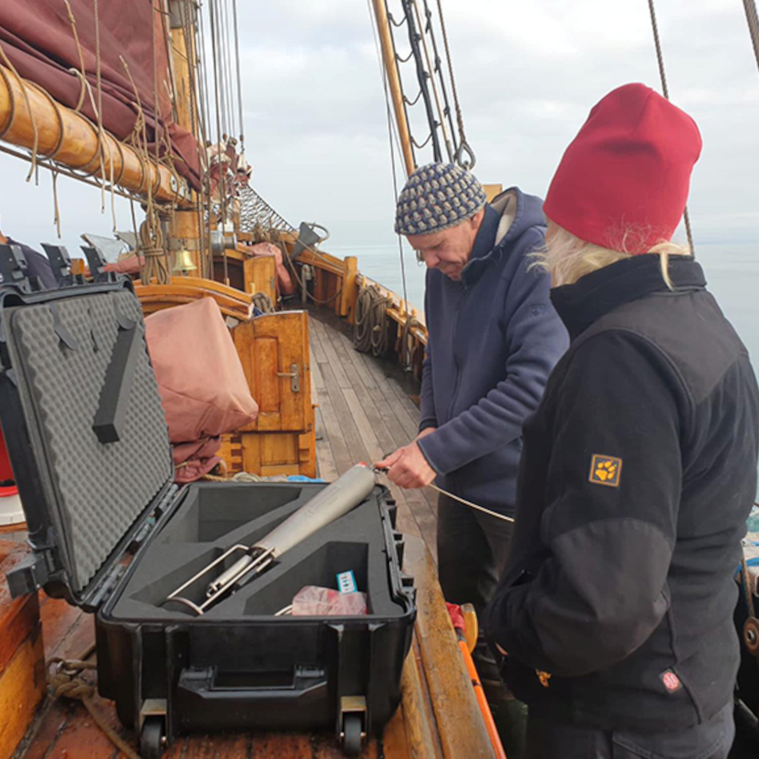 Oceans Change-Crew auf der &quot;Dagmar Aen&quot;