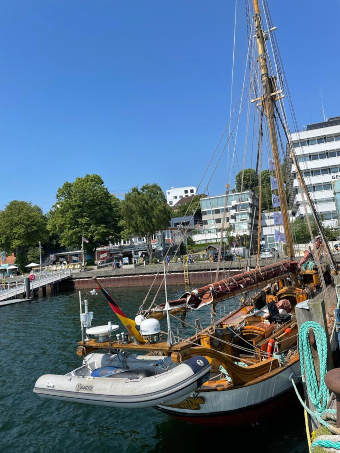 Schiff "Dagmar Aen" von Arved Fuchs für die "Oceans Change" Expeditionsreise Schiff "Dagmar Aen" von Arved Fuchs für die "Oceans Change" Expeditionsreise