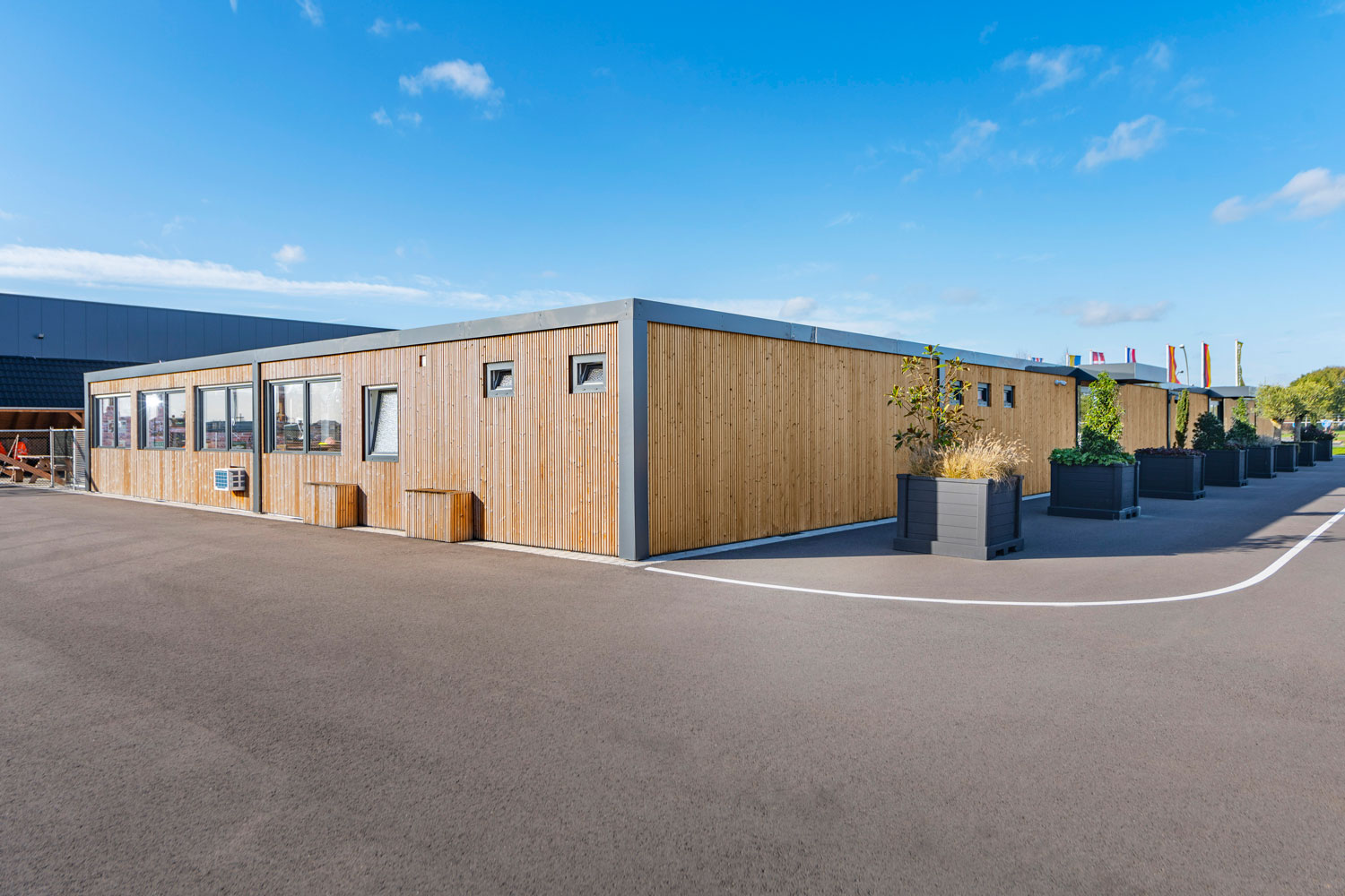 Außenansicht der ELA Büroanlage für Tuindeco in den Niederlanden