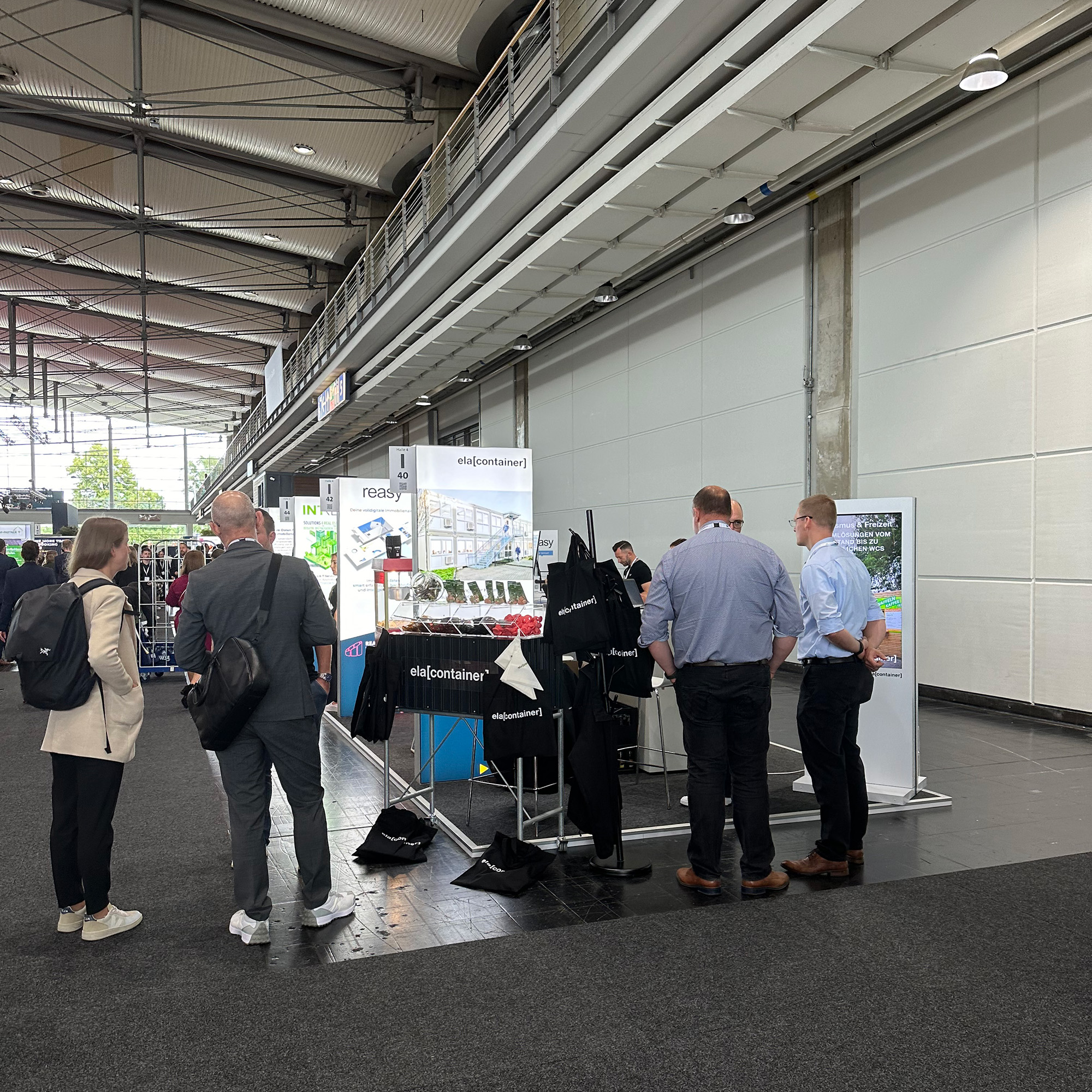 Messestand von ELA Container auf der Real Estate Arena 2024