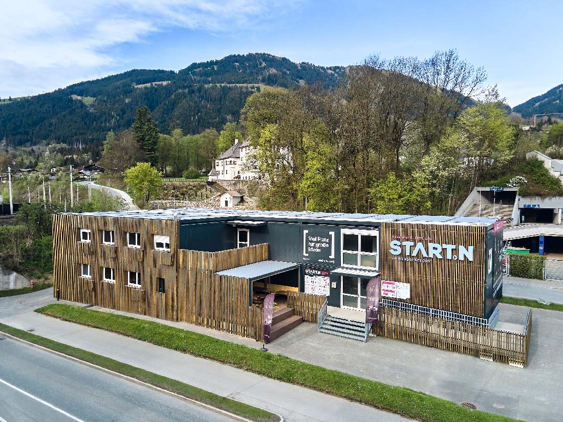 Startn-Buerocontainer-Anlage von Außen