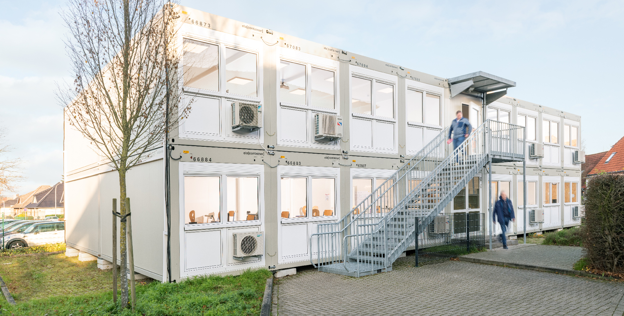 Große-Schulanlage-außenansicht