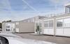ELA Container - Autohaus empfängt Kunden in Container