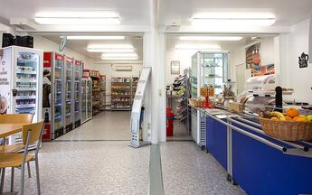 Barrierefrei zur Dachterasse ELA Container - Klinikum Darmstadt mit neuer Cafeteria aus ELA Räumen Innenansicht 1