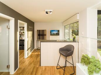 Elegantes Design auch im Innenbereich des Showrooms Die Anlage wurde entsprechend dem Ausbau-Standard der zukünftigen Eigentumswohnungen gestaltet.