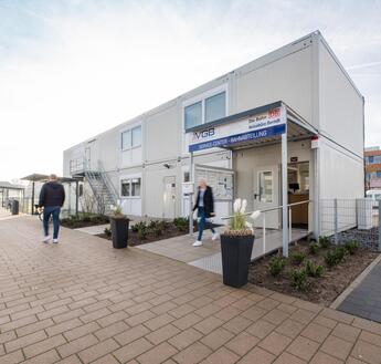 Reisende müssen trotz Umbauarbeiten nicht auf das Service-Center der Deutschen Bahn verzichten. Reisende müssen trotz Umbauarbeiten nicht auf das Service-Center der Deutschen Bahn verzichten.