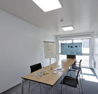 Die funktionalen Meetingräume im Erdgeschoss der ELA Anlage waren sofort bezugsfertig. Die funktionalen Meetingräume im Erdgeschoss der ELA Anlage waren sofort bezugsfertig.