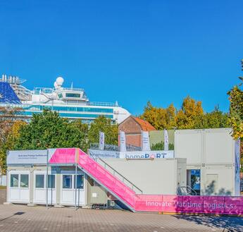 Die ELA Seminar- und Workshopanlage des homePORT steht mitten im Hamburger Hafen.