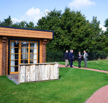 Außenansicht der ELA Container als Tiny House