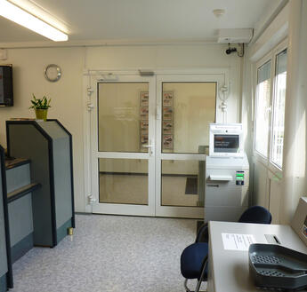 Empfangsbereich in der ELA Contrainer Bankfiliale Empfangsbereich in der ELA Contrainer Bankfiliale