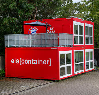 FC Bayern München Basketball Bürocontaineranlage von ELA Container in der Außenansicht
