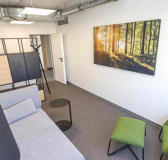 Sozialbereiche mit Lounge-Areas von ELA Container in der Innenansicht Sozialbereiche mit Lounge-Areas von ELA Container in der Innenansicht