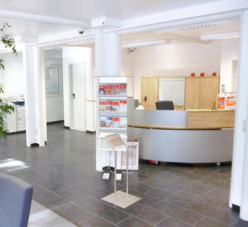 Empfangsbereich im Container