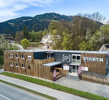 Startn-Buerocontainer-Anlage von Außen