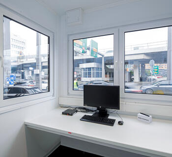 Pförtnercontainer innen