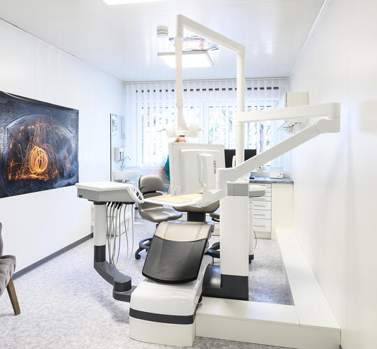 Behandlungsraum der Zahnarztpraxis