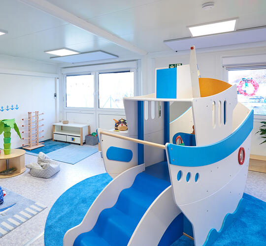 Kindergartencontainer mit viel Platz zum Spielen
