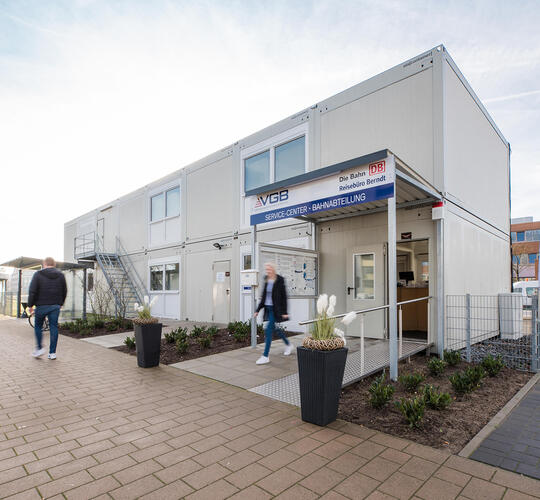 Leitstelle und Reisebüro aus ELA Containern