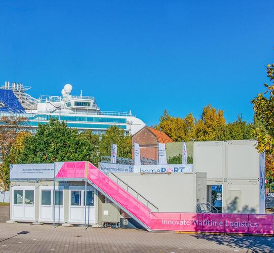 Die ELA Seminar- und Workshopanlage des homePORT steht mitten im Hamburger Hafen.