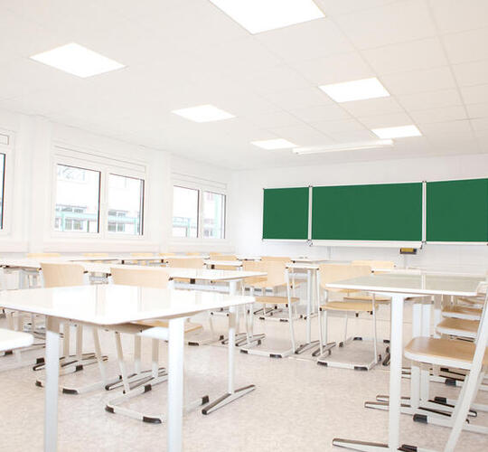 Innenansicht Klassenzimmer im Schulcontainer ELA Container