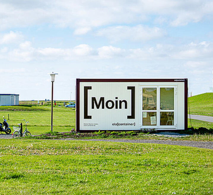 ELA Container - Empfangsbereich auf einem Campingplatz