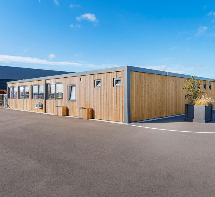 Außenansicht der ELA Büroanlage für Tuindeco in den Niederlanden