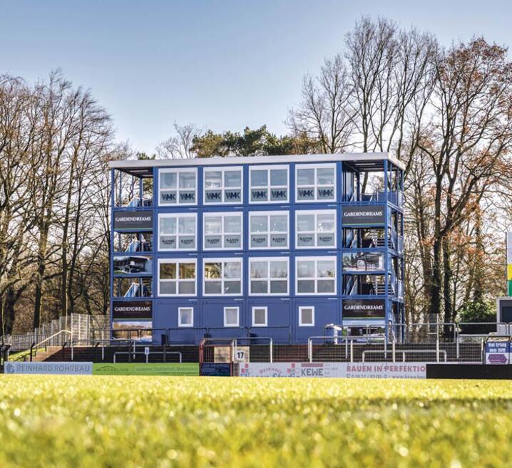 Aussenansicht des SV Meppen VIP-Towers von ELA Container