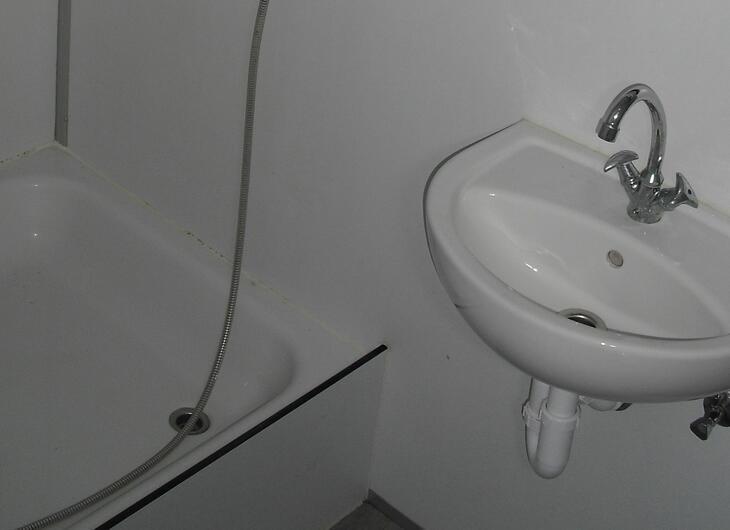 Büro-/Aufenthaltscontainer mit Bad WC Toilette Dusche