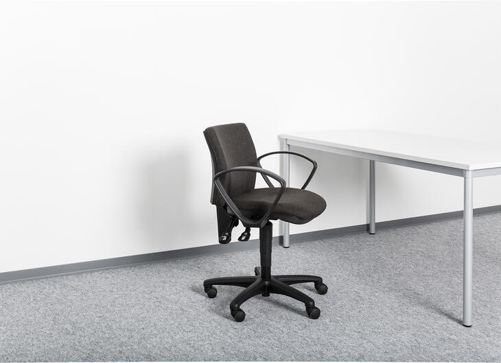 ELA Container - Drehstuhl mit Armlehne