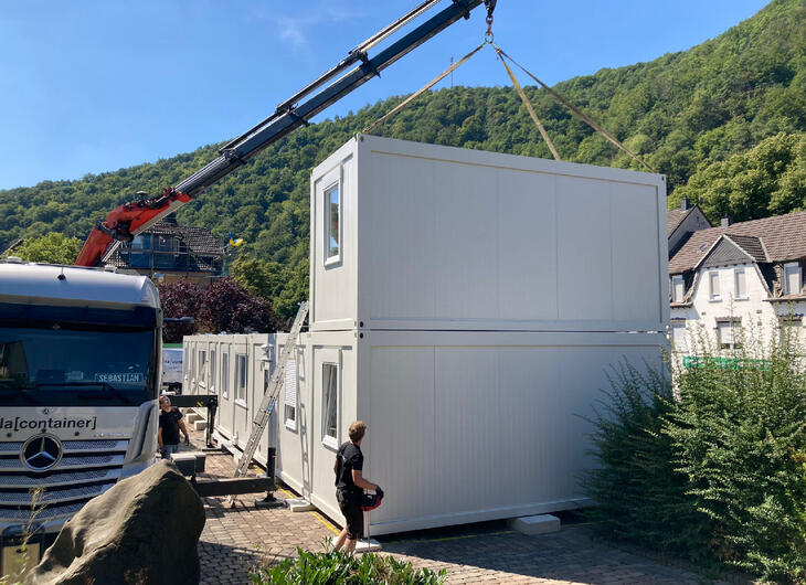 ELA Bürocontainer Aufbau Kran