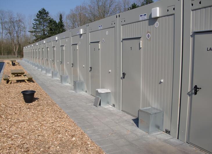 Mittelgroße Wohncontaineranlage von Außen