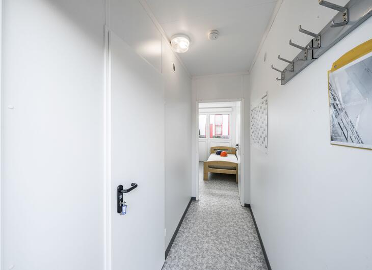 ELA Wohncontainer mit Flur und Bett