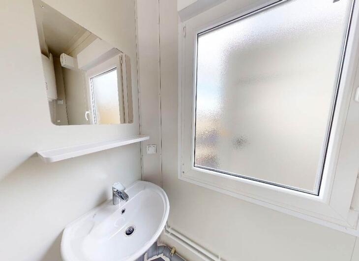 Sanitärcontainer mit Waschbecken