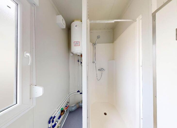 Sanitärcontainer mit Dusche