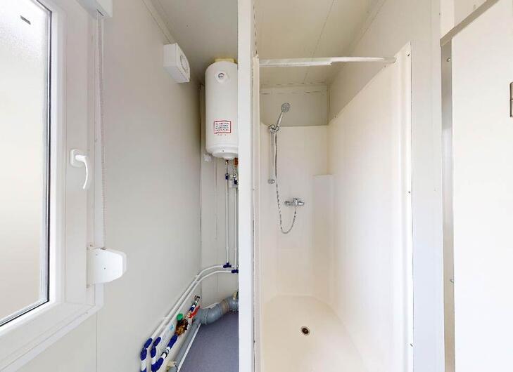 Sanitärcontainer mit Dusche