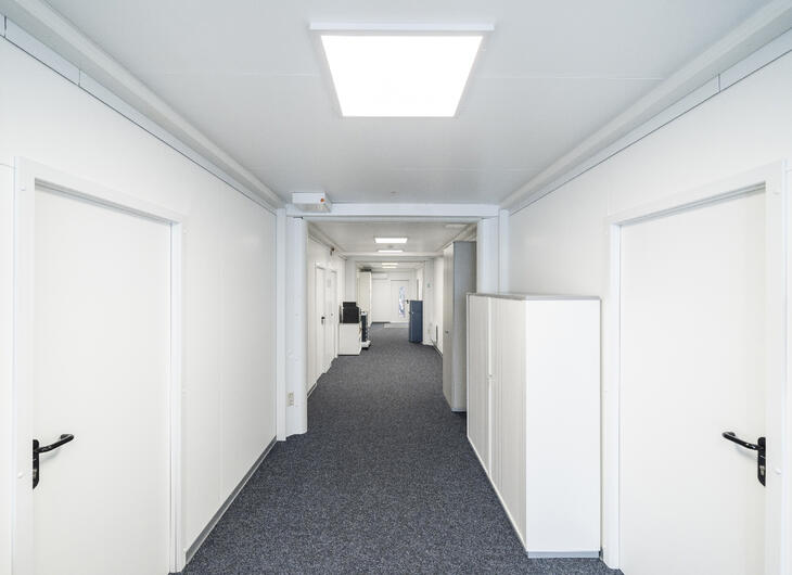 Flursystem von innen mit Schränken Flursystem von innen mit Schränken