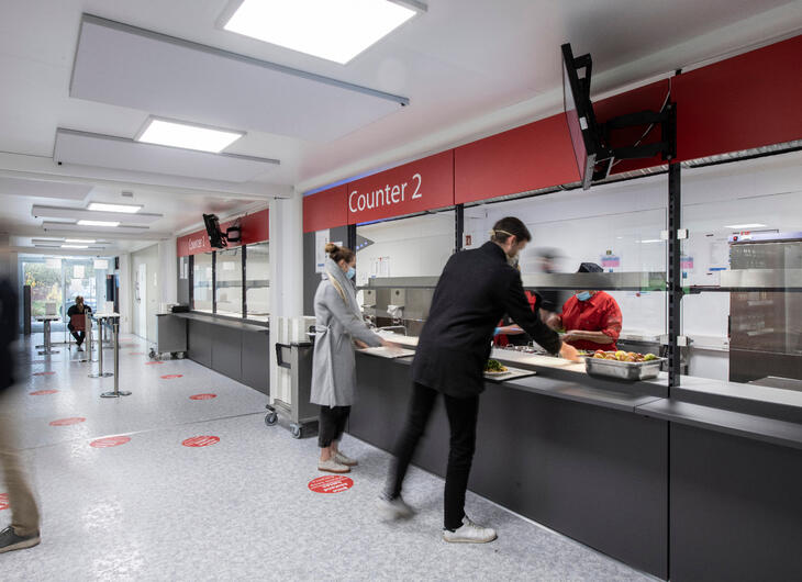 Kantinencontaineranlage von innen