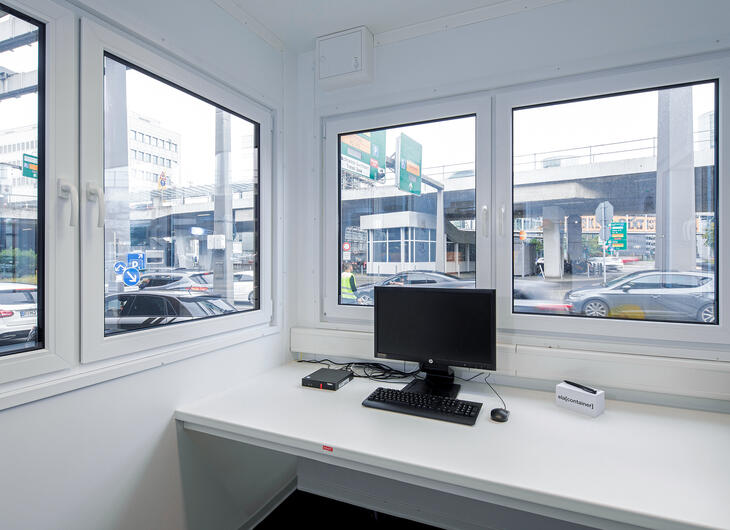 Fensterfront Pförtnercontainer