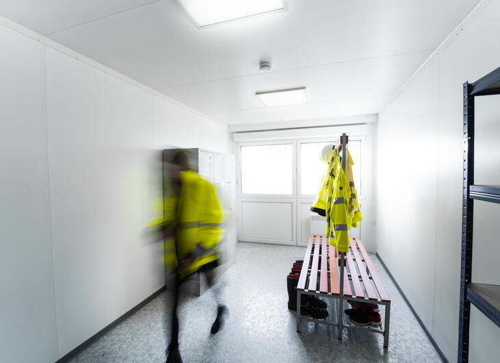 Umkleidebereich im Container