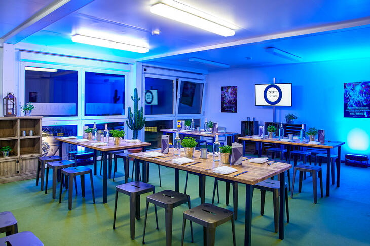 ELA Container - Container-Speisesaal in coolem Ambiente