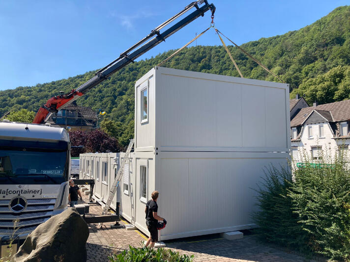 ELA Bürocontainer Aufbau Kran
