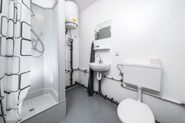ELA Wohncontainer mit Dusche und Toilette
