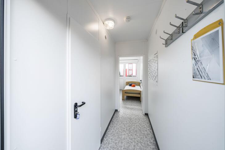 ELA Wohncontainer mit Flur und Bett