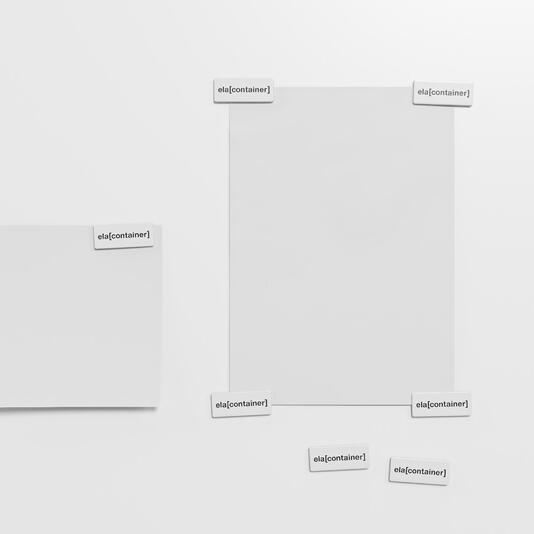 Umkleidecontainer mit Metalltafel