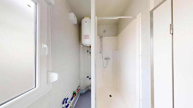 Sanitärcontainer mit Dusche